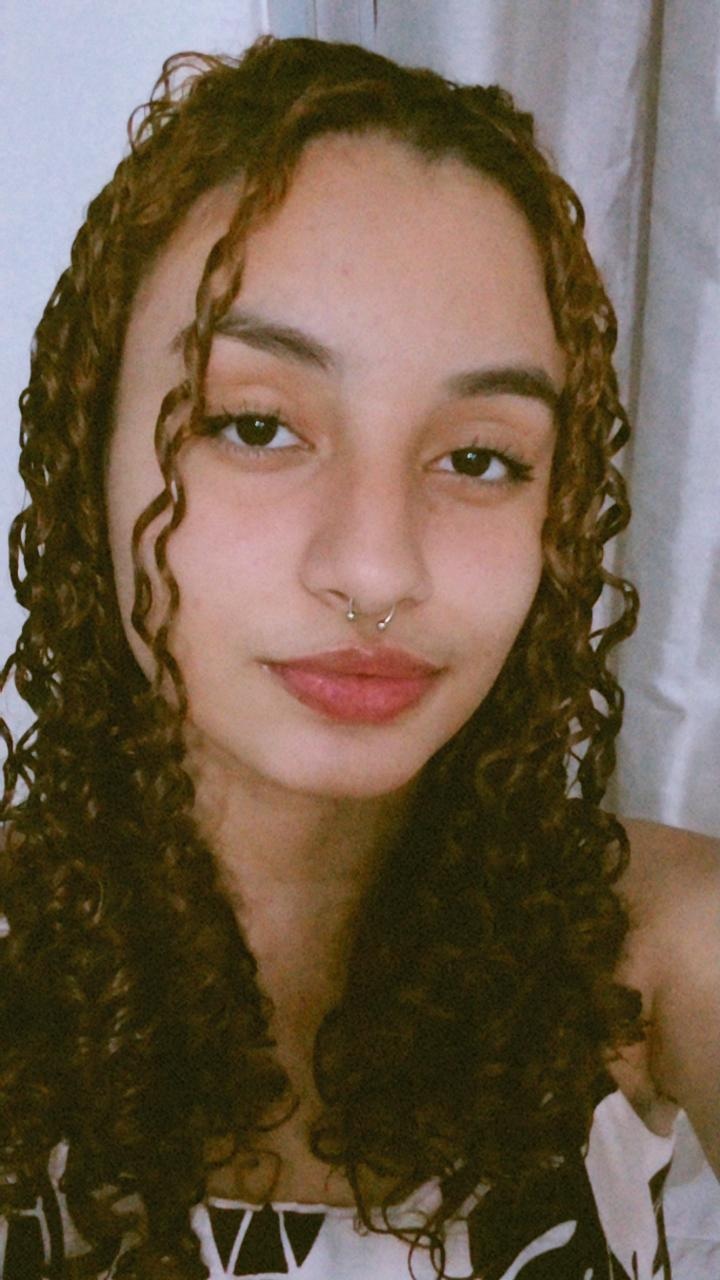 Júlia Estudante História