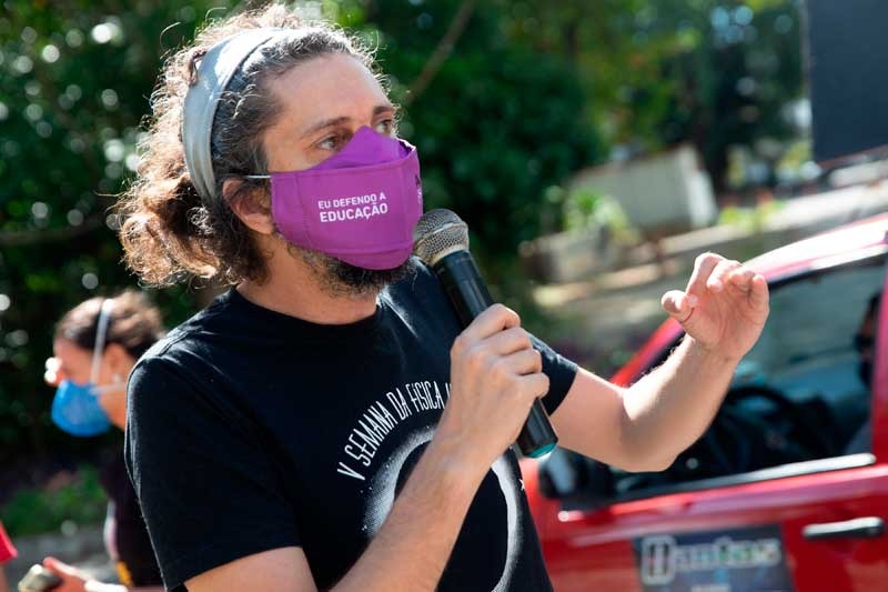 Professor Felipe Rosa no ato da UERJ - Fotos: Fernando Souza WhatsApp Image 2021 06 12 at 08.45.42