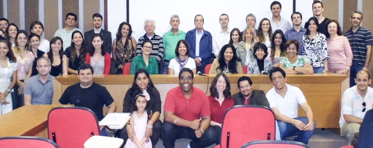 SIMPÓSIO DE QUÍMICA e Modelagem Molecular reuniu alunos, ex-alunos e colaboradores do professor Bicca, em 2013, quando completou 70 anos - Foto: Informativo IQ WhatsApp Image 2022 01 14 at 17.20.08